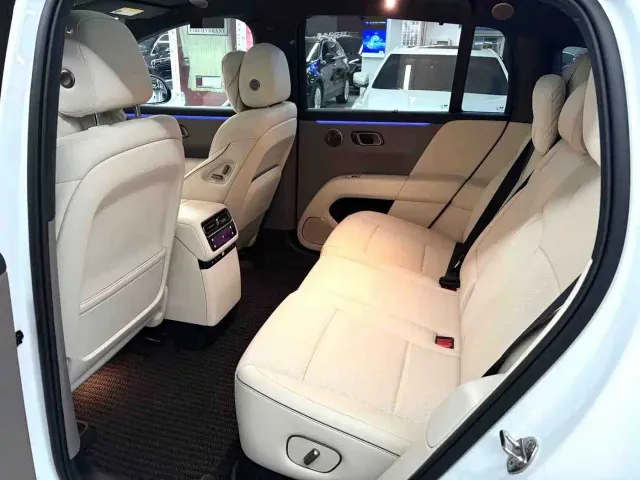 Li Auto i6 — Фото автомобиля 8