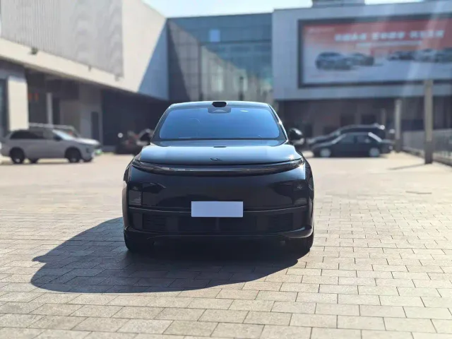 Li Auto L7 — Фото автомобиля 14