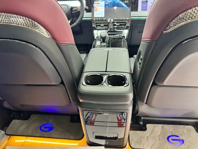 GAC Trumpchi E9 — Фото автомобиля 21