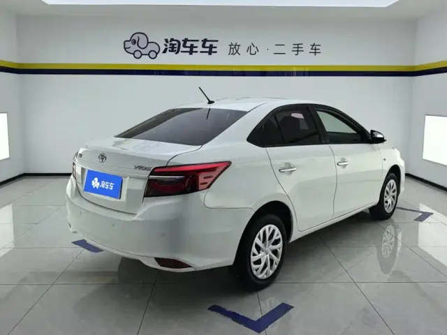 Toyota Vios — Фото автомобиля 3