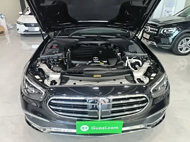 Mercedes-Benz E-Class — Фото автомобиля 19