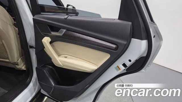 Audi Q5 45 TFSI quattro Premium — Фото автомобиля 22