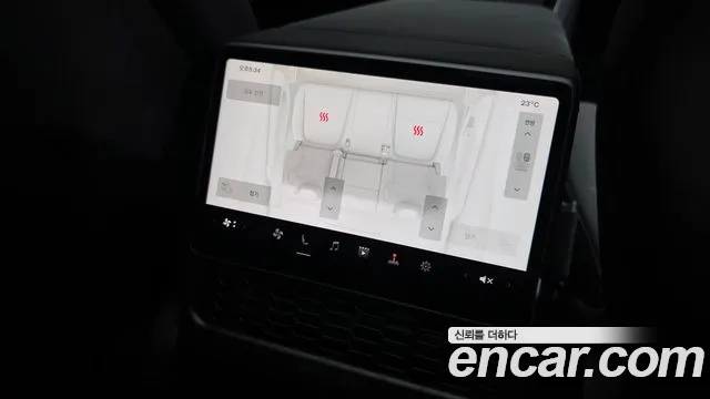Tesla Model Y — Фото автомобиля 26