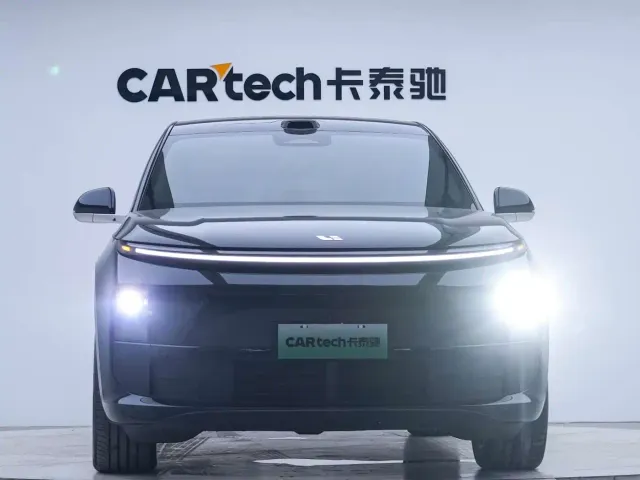 Li Auto Li Auto L6 2025 Pro Smart Renewal Edition — Фото автомобиля 3