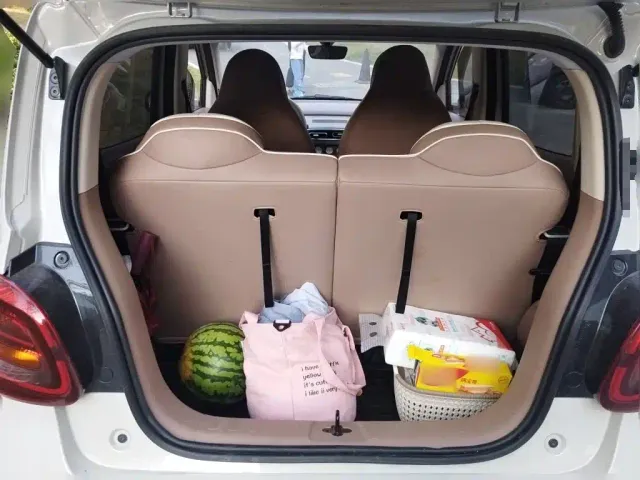 Wuling Motors Hongguang MINIEV 2025 4-Door Advanced — Фото автомобиля 15