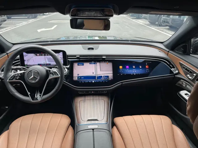 Mercedes-Benz E-Class — Фото автомобиля 12