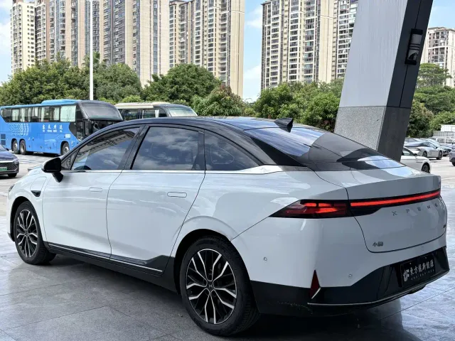 Xpeng P5 — Фото автомобиля 7