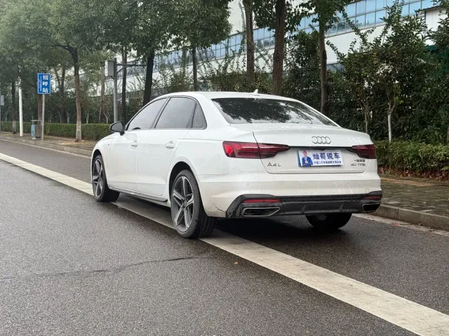 Audi A4L — Фото автомобиля 10