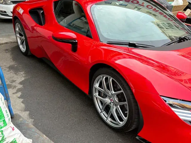 Ferrari SF90 — Фото автомобиля 2