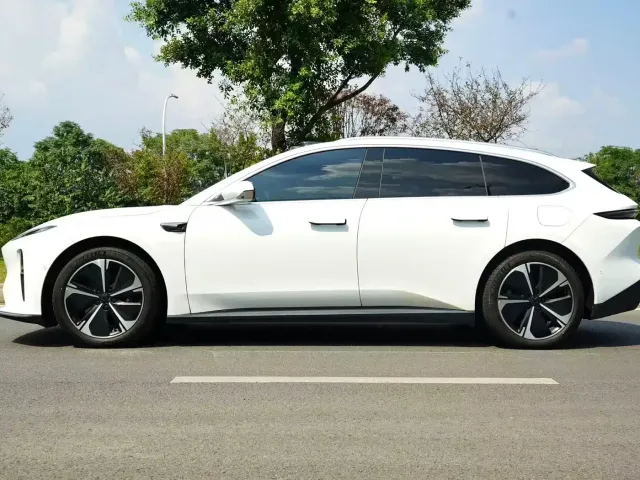 Nio ET5 Touring — Фото автомобиля 3