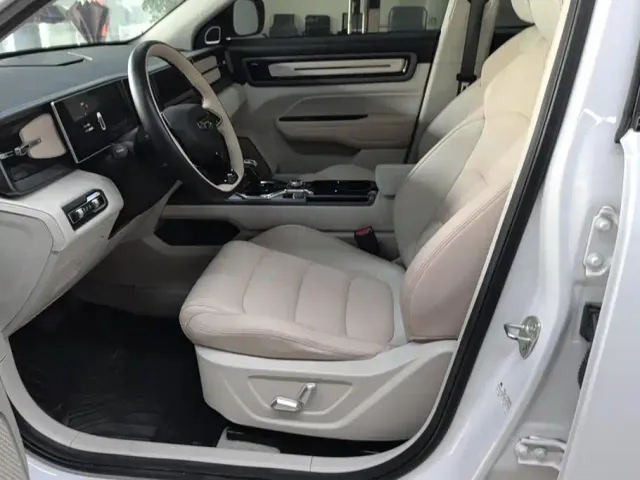 Geely ICON — Фото автомобиля 9