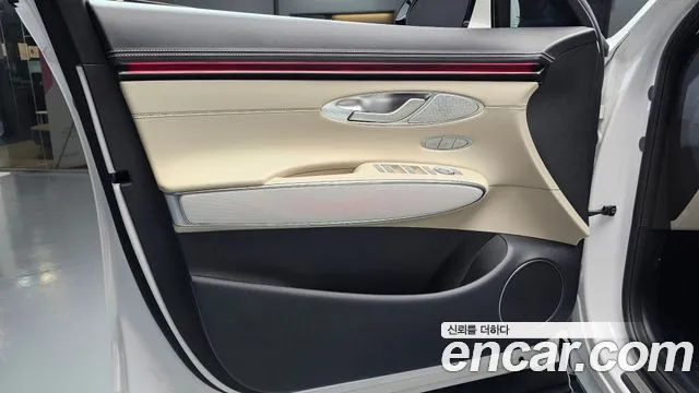 Genesis GV70 — Фото автомобиля 13