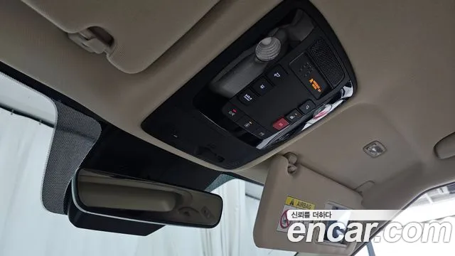 Kia Carnival Generation 4 — Фото автомобиля 17