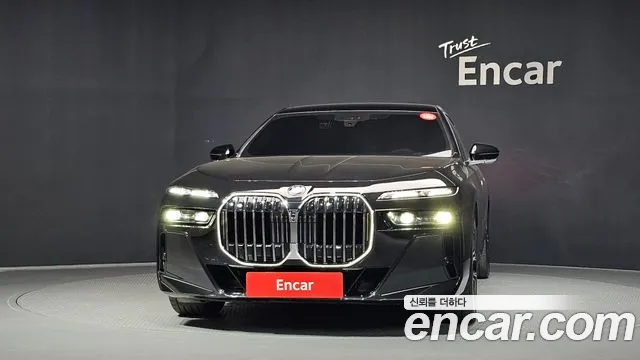 BMW 7-Series 7 серия (G70) 740i xDrive M Sport — Фото автомобиля 3