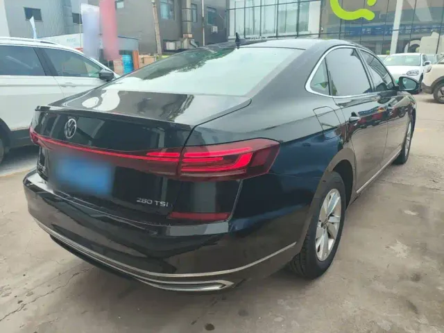 Volkswagen Passat — Фото автомобиля 6