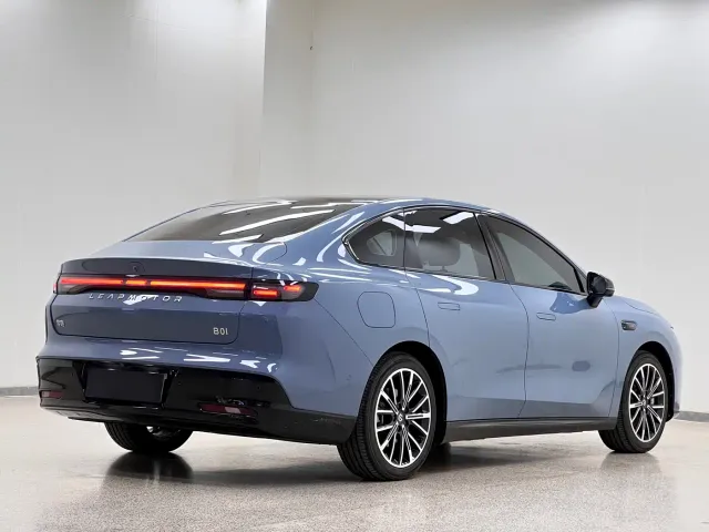 Leapmotor B01 — Фото автомобиля 7