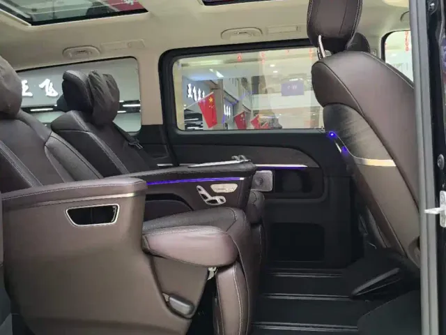 Mercedes-Benz V-Class — Фото автомобиля 15