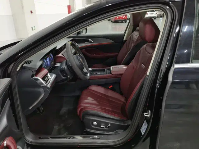 Hongqi H5 — Фото автомобиля 10