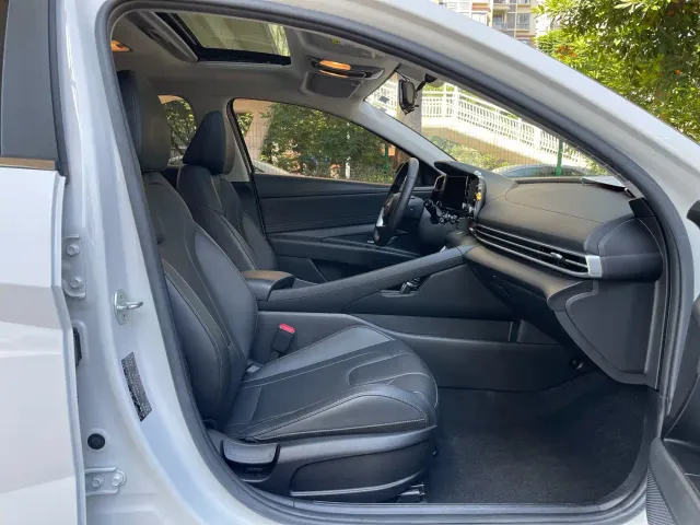 Hyundai Elantra — Фото автомобиля 7