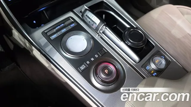 Genesis GV80 — Фото автомобиля 12