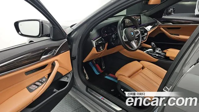 BMW 5 Series G30 — Фото автомобиля 17