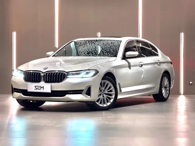 Фотография автомобиля — BMW 5 Series