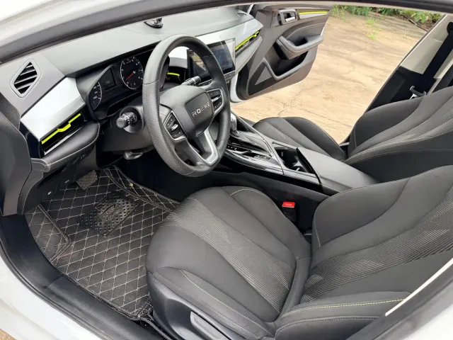 Roewe i5 — Фото автомобиля 20