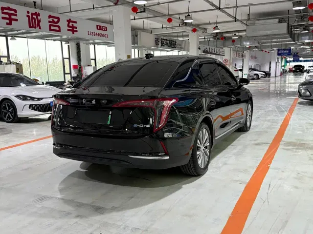 Hongqi E-QM5 — Фото автомобиля 4