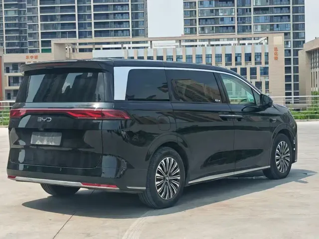BYD Xia — Фото автомобиля 9