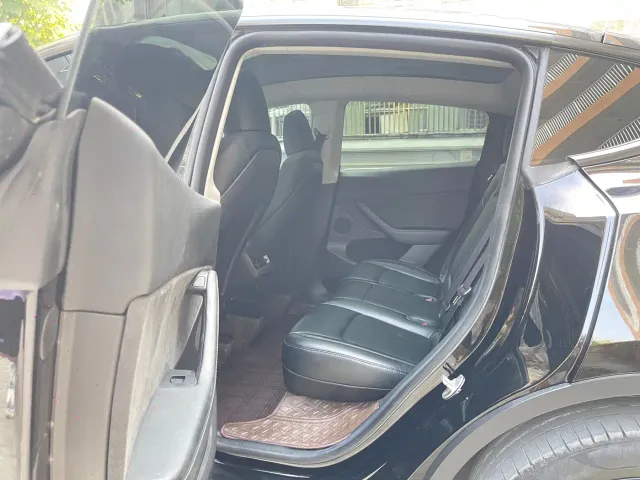 Tesla Model Y — Фото автомобиля 14
