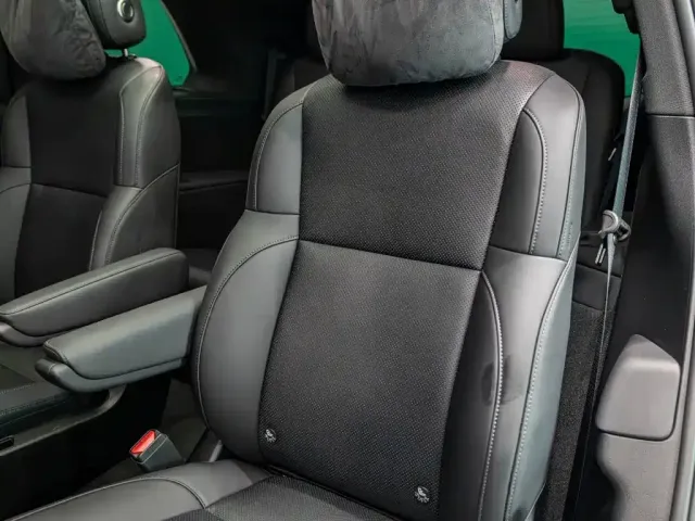 Li Auto L8 — Фото автомобиля 11