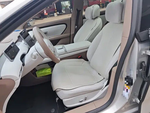 Changan Qiyuan A06 — Фото автомобиля 11