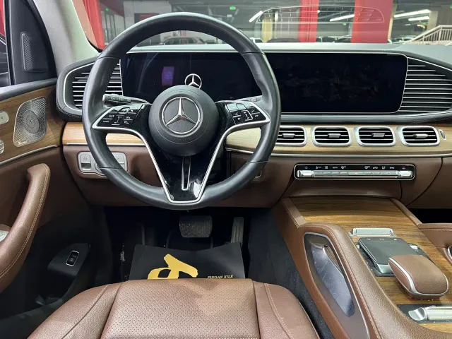 Mercedes-Benz GLE-Class — Фото автомобиля 13