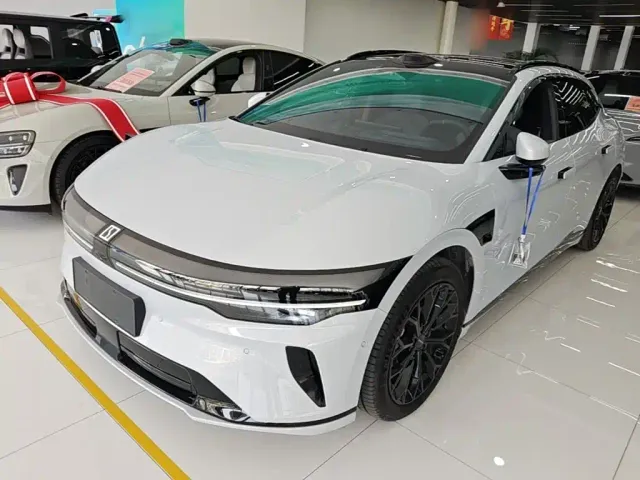 Фотография автомобиля — Zeekr 007 GT