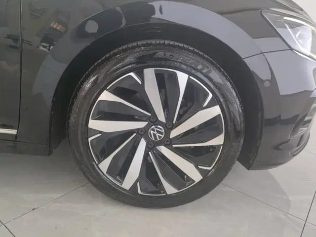 Volkswagen Passat — Фото автомобиля 6