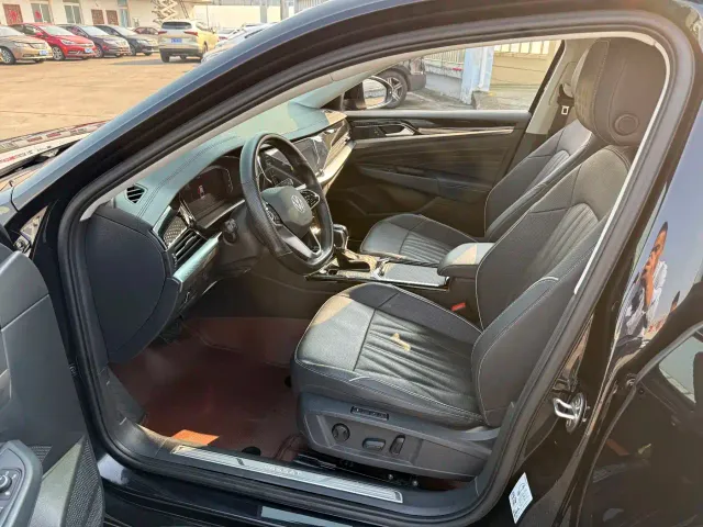 Volkswagen Passat — Фото автомобиля 8