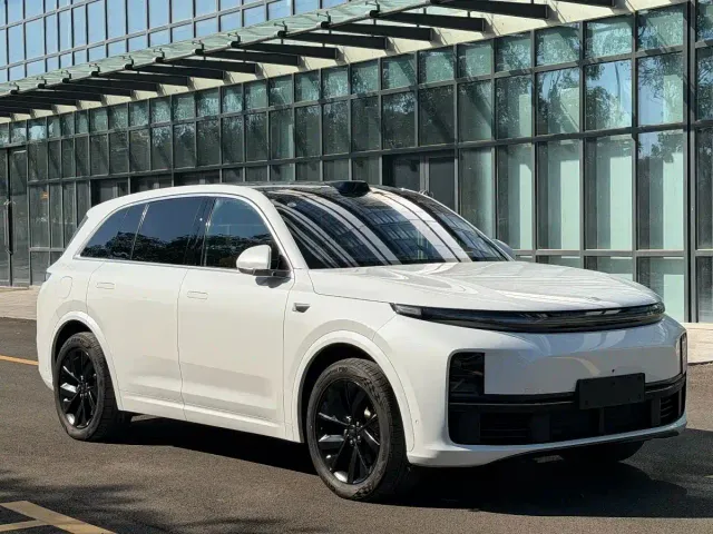 Li Auto L7 — Фото автомобиля 3