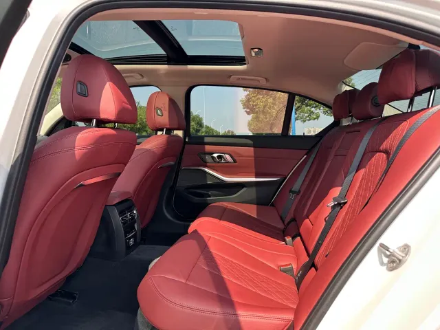 BMW 3 Series — Фото автомобиля 13