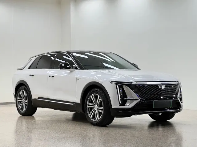 Cadillac Lyriq — Фото автомобиля 3