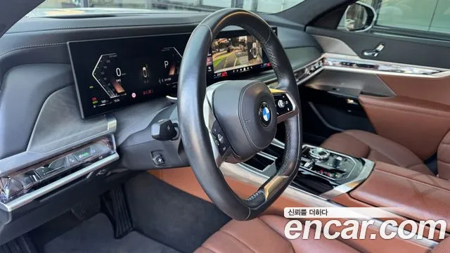 BMW 7-Series — Фото автомобиля 10