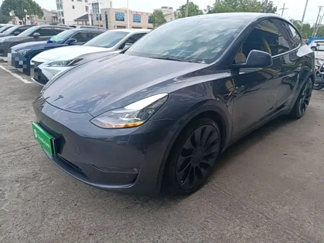 Фотография автомобиля — Tesla Model Y