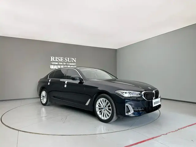 BMW 5 Series — Фото автомобиля 3