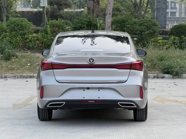 Changan Eado — Фото автомобиля 6