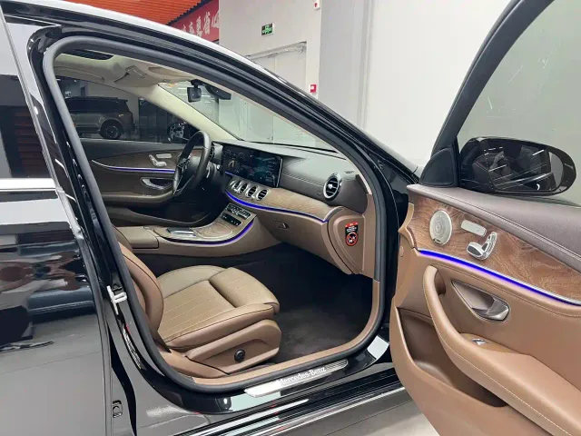 Mercedes-Benz E-Class — Фото автомобиля 8