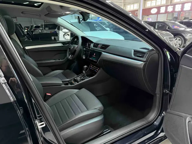 Skoda Superb — Фото автомобиля 17