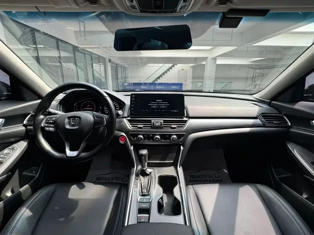 Honda Accord — Фото автомобиля 9