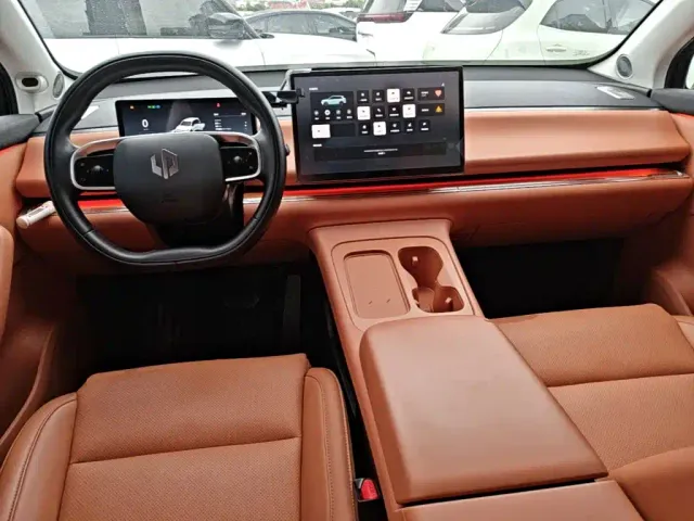 Leapmotor C10 — Фото автомобиля 9