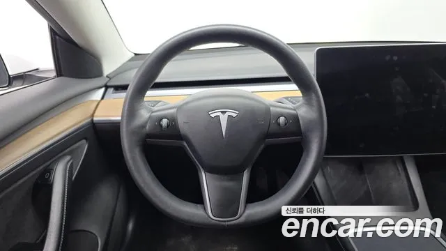 Tesla Model 3 — Фото автомобиля 20