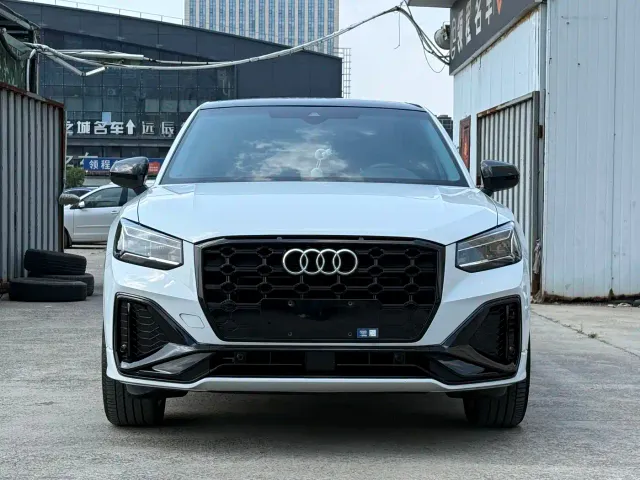 Audi Q2L — Фото автомобиля 2
