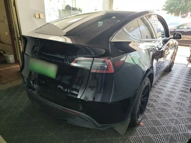 Tesla Model Y — Фото автомобиля 6